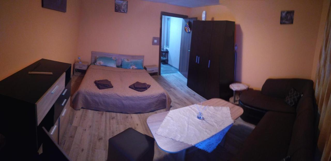 Apartament Edelvais Varna Exteriör bild