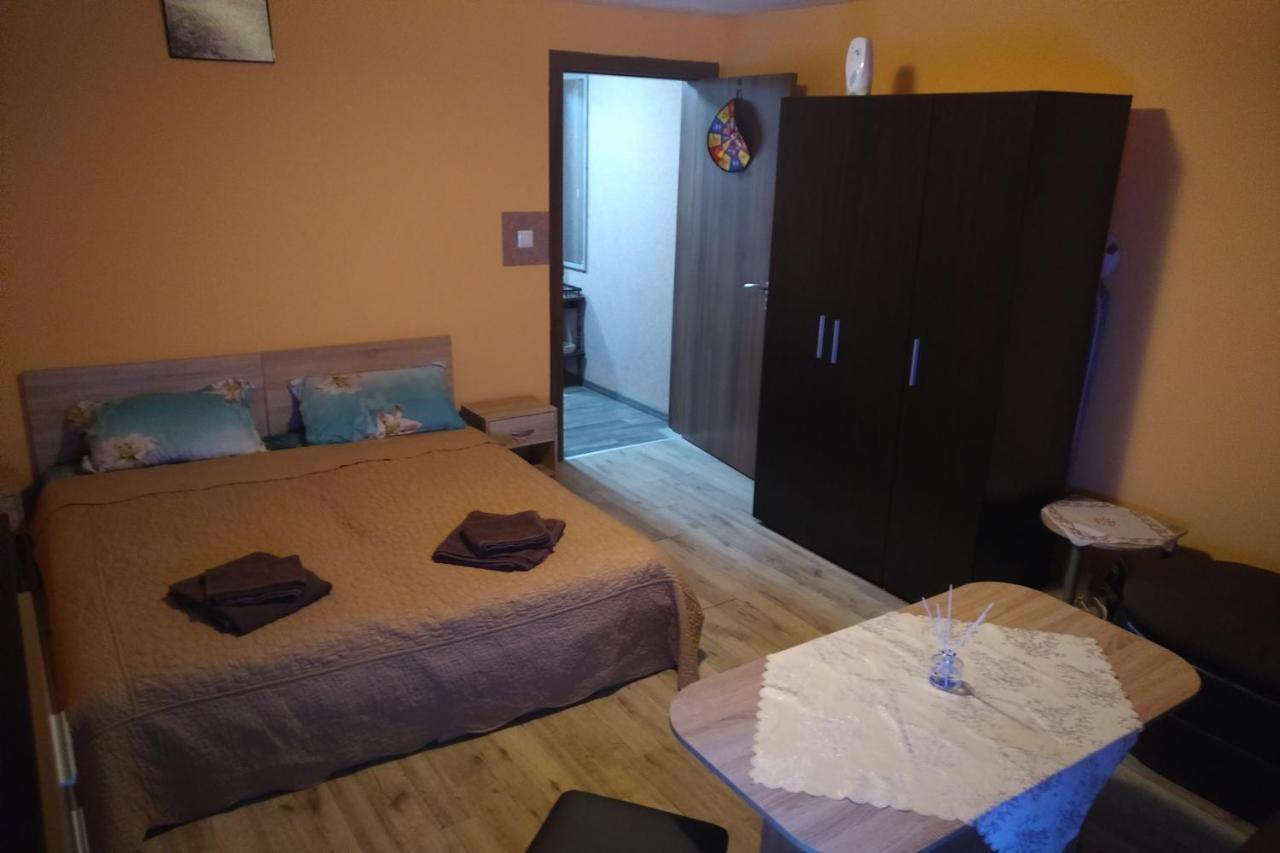 Apartament Edelvais Varna Exteriör bild